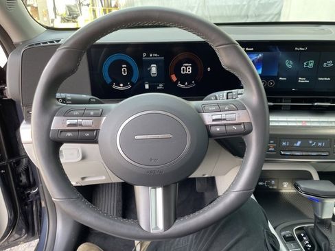 Used 2025 Hyundai Kona SEL image 23