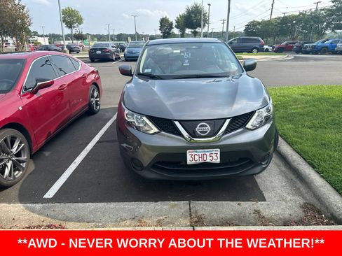 Used 2019 Nissan Rogue Sport S w/ Appearance Package AWD/4WD image 1