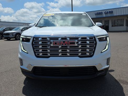 Used 2025 GMC Acadia Denali FWD image 8