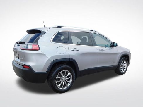 Used 2021 Jeep Cherokee Latitude Plus w/ Mopar Interior Package AWD/4WD image 3
