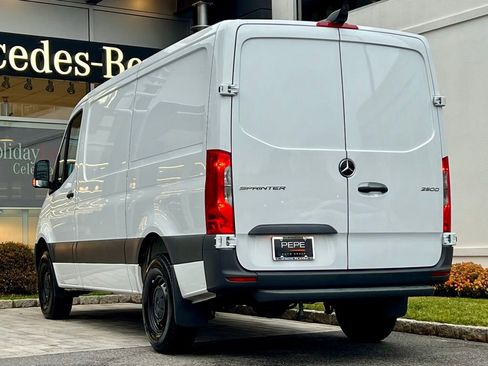 Used 2025 Mercedes-Benz Sprinter 2500 image 9