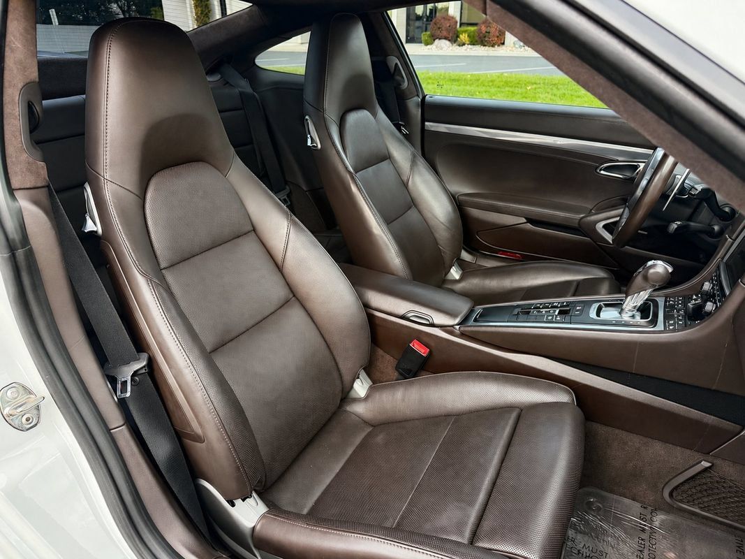 Used 2016 Porsche 911 Turbo AWD/4WD image 28