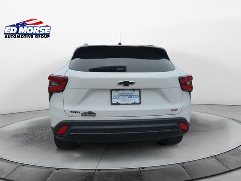 Used 2024 Chevrolet Trax RS w/ Driver Confidence Package FWD image 4