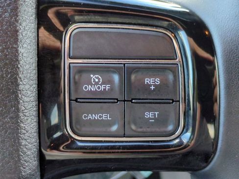 Used 2019 Dodge Grand Caravan SXT image 23