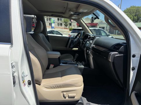 Used 2017 Toyota 4Runner Limited AWD/4WD image 25