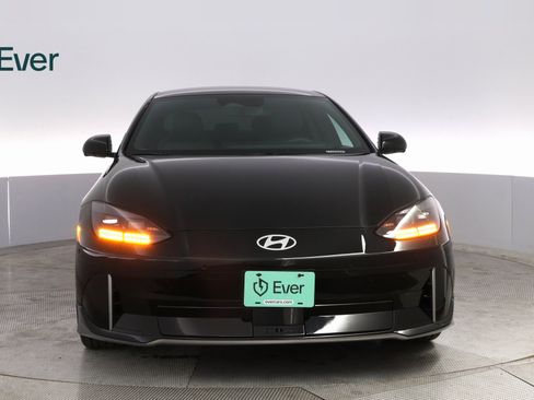 Used 2023 Hyundai Ioniq 6 Limited image 3