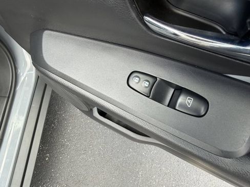 Used 2023 Nissan Kicks SR w/ SR Premium Package FWD image 32