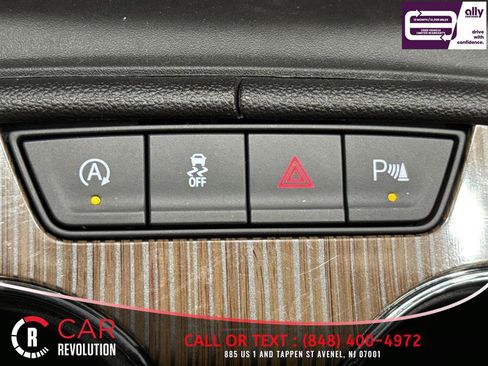 Used 2023 GMC Acadia SLE w/ Driver Convenience Package FWD image 25