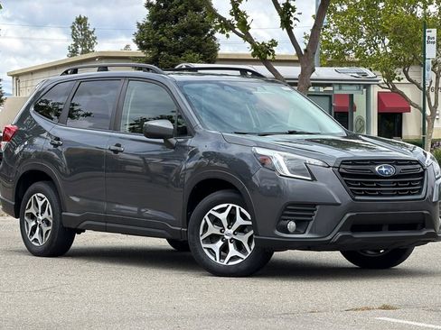 Used 2023 Subaru Forester Premium AWD/4WD image 2