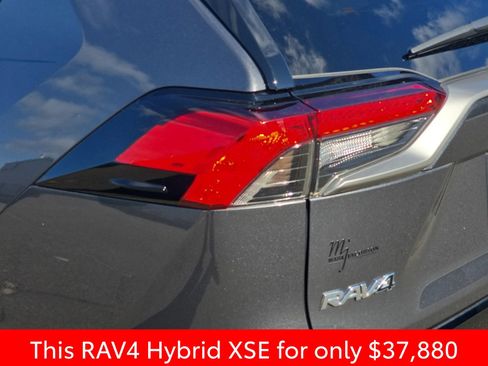 Used 2024 Toyota RAV4 XSE AWD/4WD image 41