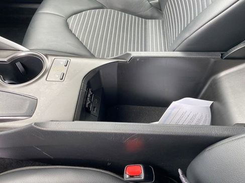 Used 2023 Toyota Camry SE image 12