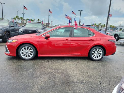 Used 2023 Toyota Camry LE FWD image 7