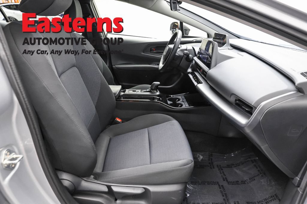 Used 2025 Toyota Prius LE FWD image 23