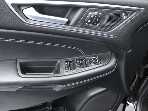 Used 2024 Ford Edge Titanium image 12