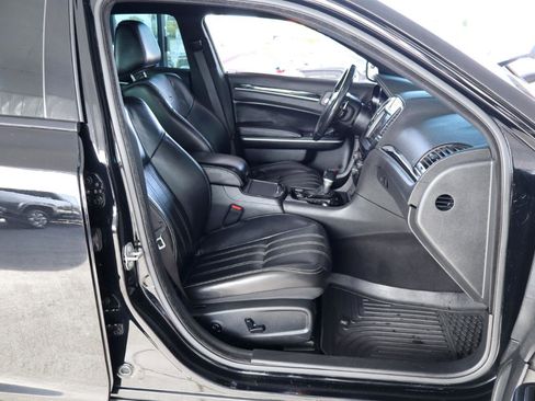 Used 2020 Chrysler 300 S RWD image 37