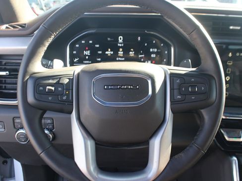 Used 2025 GMC Sierra 1500 Denali w/ Technology Package AWD/4WD image 19