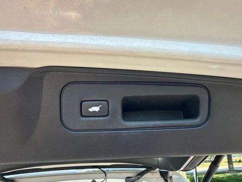 Used 2023 Honda Passport EX-L image 11
