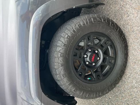 Used 2022 Toyota 4Runner TRD Off-Road Premium w/ Moonroof Package AWD/4WD image 10