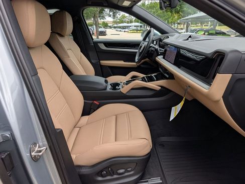 New 2026 Porsche Cayenne Coupe AWD/4WD image 24