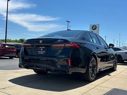 Certified 2026 BMW 530i xDrive w/ M Sport Package AWD/4WD image 9