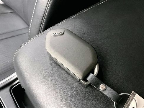 Used 2025 Kia Sorento S w/ Panoramic Sunroof Package AWD/4WD image 12