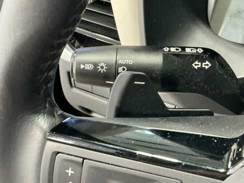 Used 2023 Nissan Rogue SL w/ SL Premium Package image 25