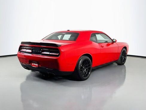 Used 2023 Dodge Challenger SXT image 5