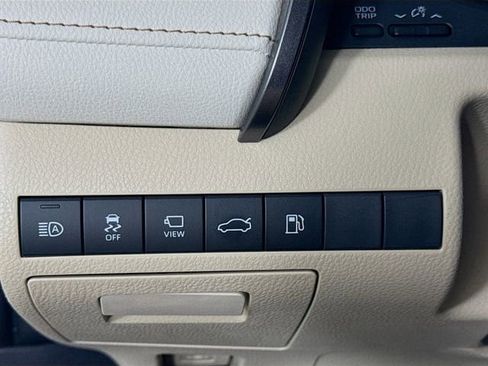 Certified 2018 Toyota Camry XLE w/ Audio Package image 10