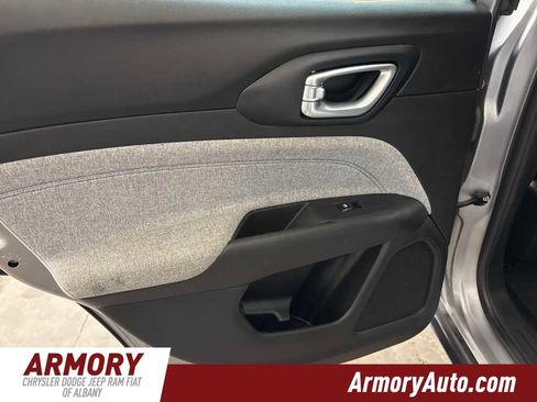 Used 2024 Jeep Compass Latitude image 22