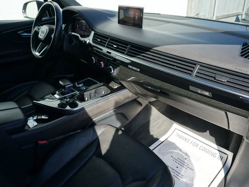 Used 2017 Audi Q7 3.0T Premium Plus w/ Premium Plus Package image 16