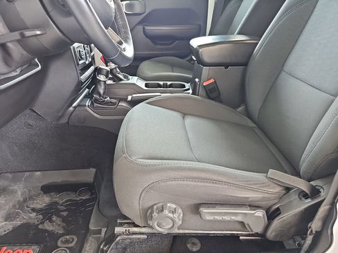 Used 2019 Jeep Wrangler Unlimited Sport S AWD/4WD image 18
