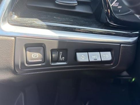 Used 2025 Cadillac XT5 Premium Luxury w/ Technology Package AWD/4WD image 32