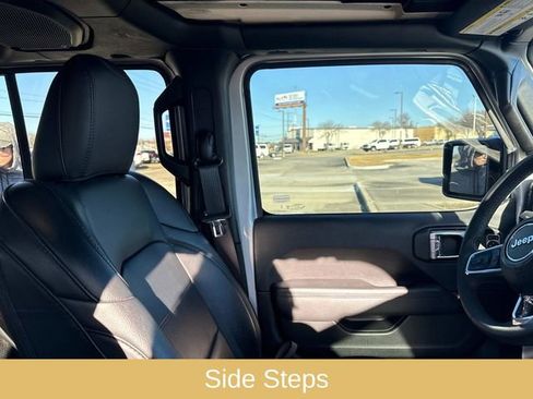 Used 2023 Jeep Wrangler Altitude image 16