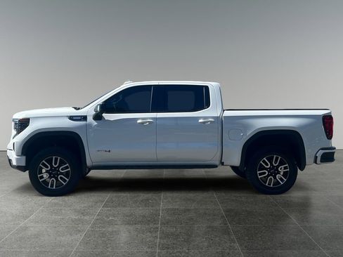 Used 2025 GMC Sierra 1500 AT4 w/ AT4 Premium Package AWD/4WD image 4