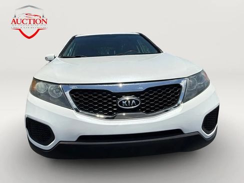 Used 2013 Kia Sorento LX AWD/4WD image 2