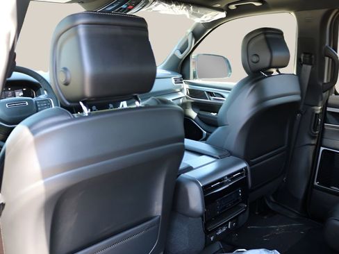 New 2026 Jeep Grand Wagoneer Limited AWD/4WD image 15
