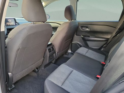 Used 2024 Nissan Rogue SV FWD image 9