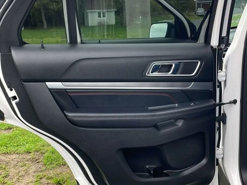 Used 2018 Ford Explorer Sport w/ Equipment Group 401A AWD/4WD image 14
