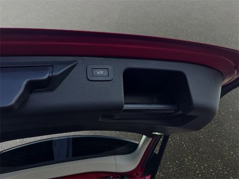 Used 2025 Land Rover Discovery Sport S image 16