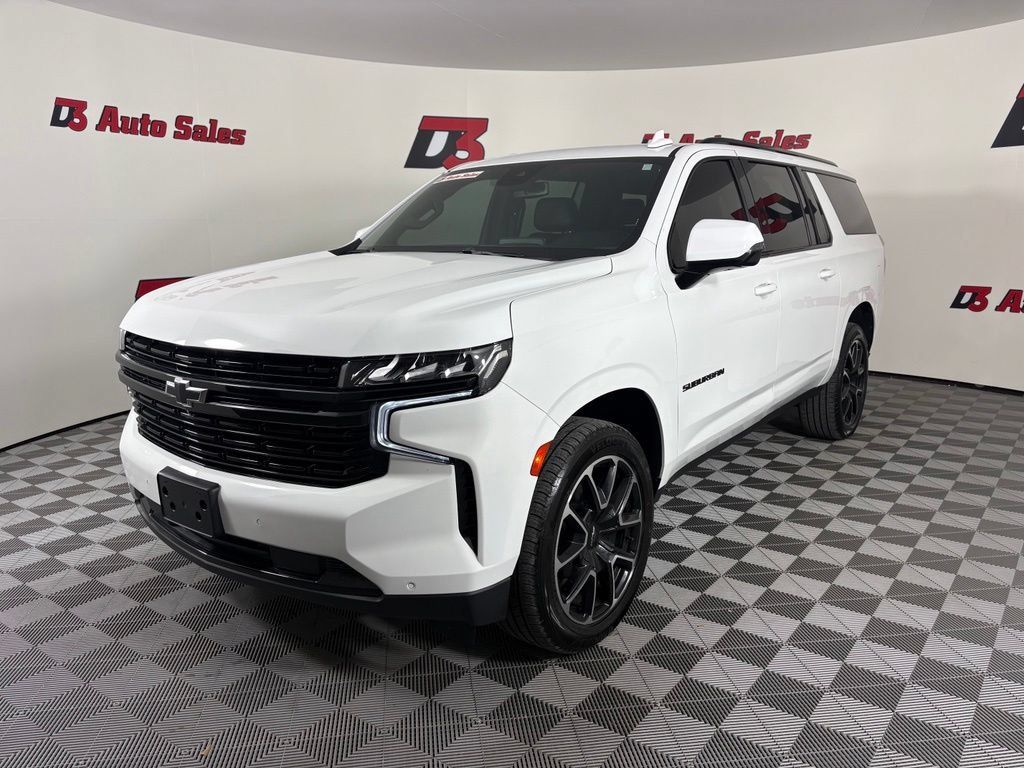 Used 2023 Chevrolet Suburban RST w/ Luxury Package RWD image 2