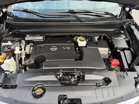 Used 2015 Nissan Pathfinder S FWD image 11