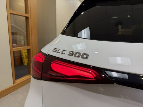 Certified 2024 Mercedes-Benz GLC 300 image 8