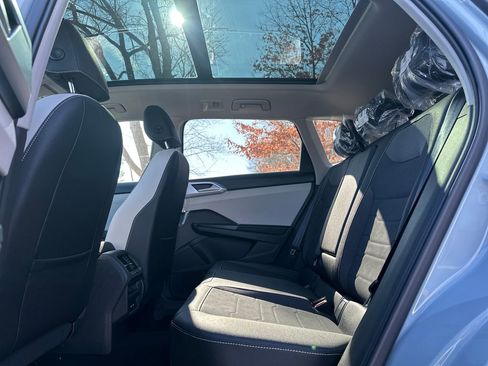 New 2026 Volkswagen Taos SE image 14