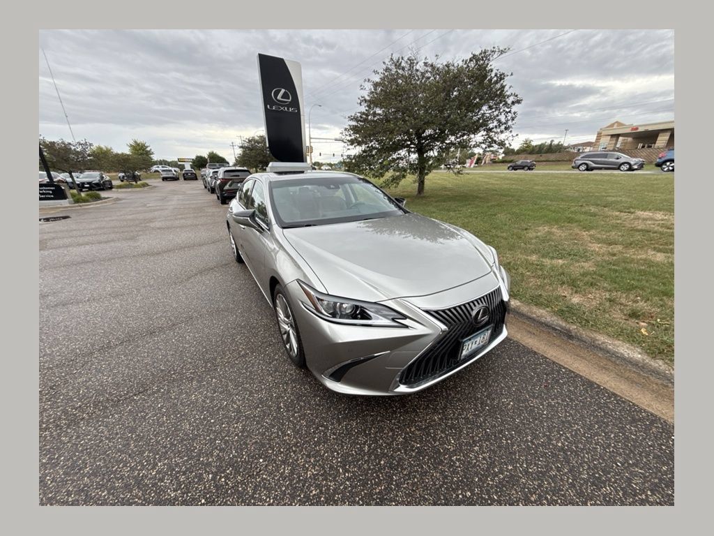 Used 2019 Lexus ES 300h FWD image 1