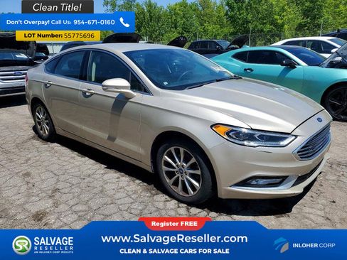 Used 2017 Ford Fusion SE w/ Fusion SE Technology Package FWD image 5