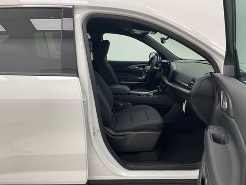 New 2026 Chevrolet Traverse LT w/ Driver Confidence Package AWD/4WD image 15