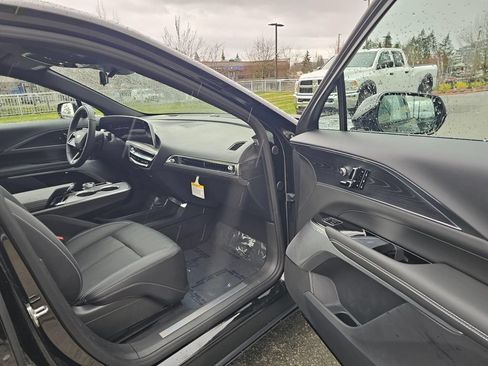 Used 2026 Cadillac Lyriq Premium Sport AWD/4WD image 12