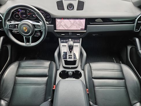Used 2021 Porsche Cayenne Coupe AWD/4WD image 24