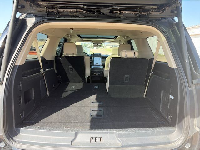 Used 2022 Ford Expedition Max Platinum AWD/4WD image 34