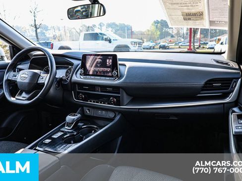 Used 2025 Nissan Rogue SV image 31